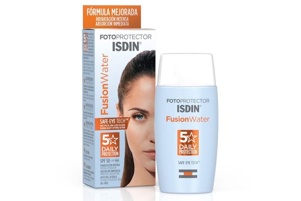 Protector solar Isdin Fotoprotector Fusion Water Fluido 50FPS 50ml en El País
