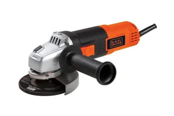 Amoladora BLACK AND DECKER 820w con Maletín en El País